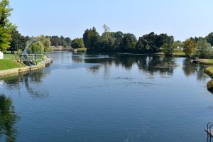 Zwemmen in de Korana rivier, inclusief duikplank Kroatië