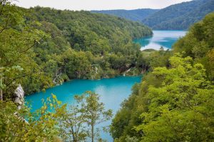 Het uitzicht op de Plitvice meren Kroatië
