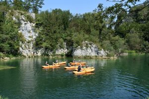 Kanoën op de Mreznica rivier Kroatië