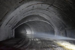 In één van de ondergrondse gangen Kroatië