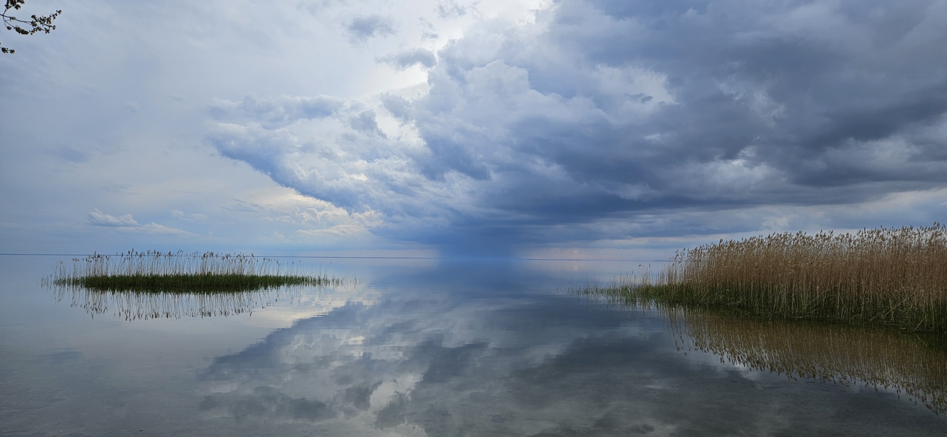 Donkere lucht nadert